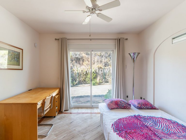 Villa for Sale in Benahavís, Malaga 38