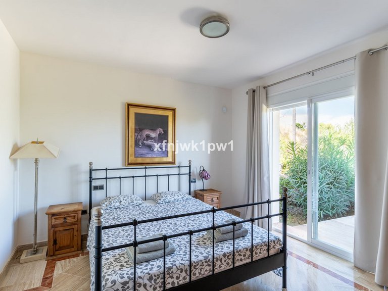 Villa for Sale in Benahavís, Malaga 40