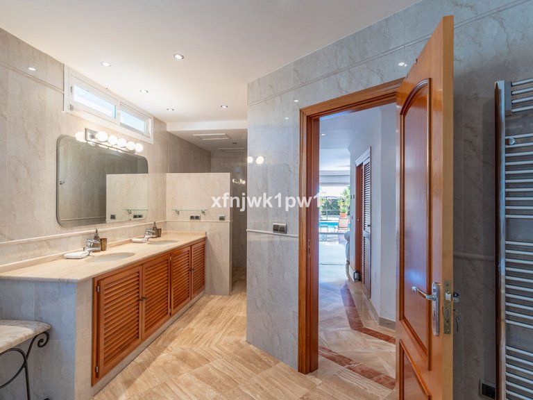 Villa for Sale in Benahavís, Malaga 42