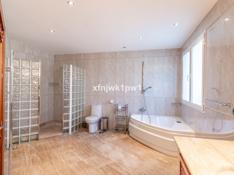 Villa for Sale in Benahavís, Malaga 43