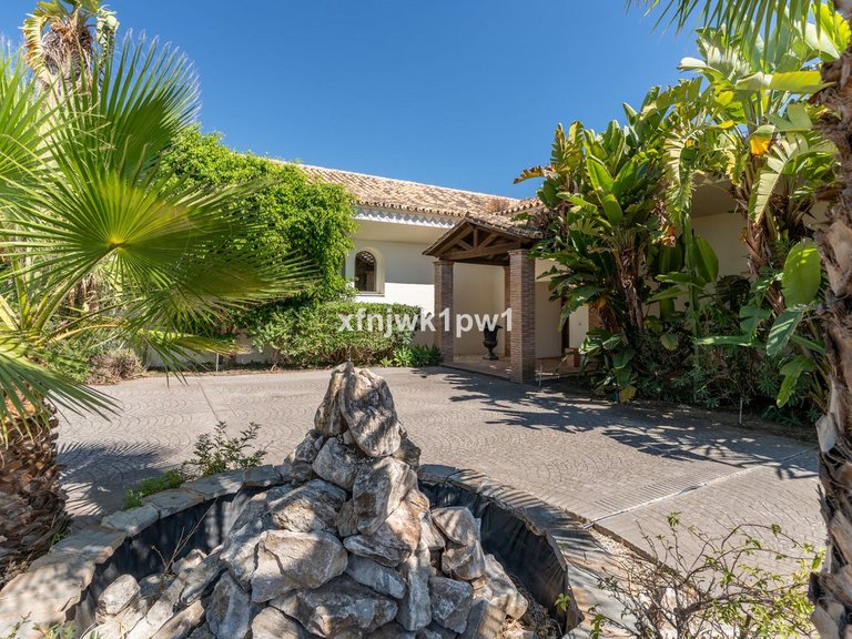 Villa for Sale in Benahavís, Malaga 53