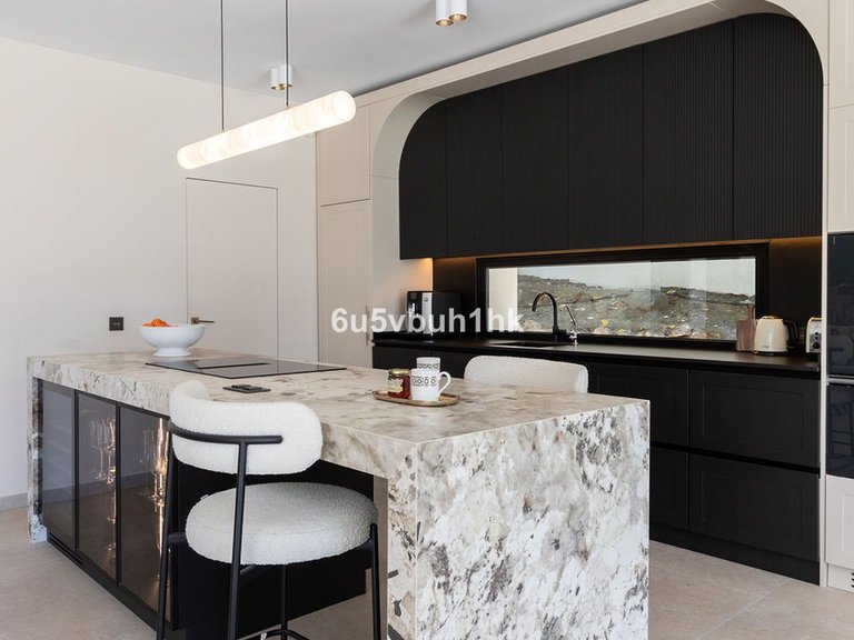 Villa for Sale in Benahavís, Malaga 11