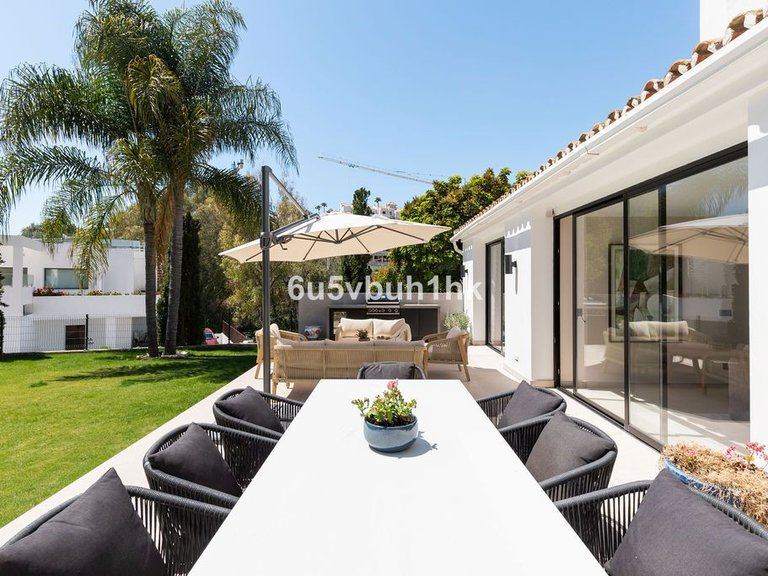 Villa for Sale in Benahavís, Malaga 40