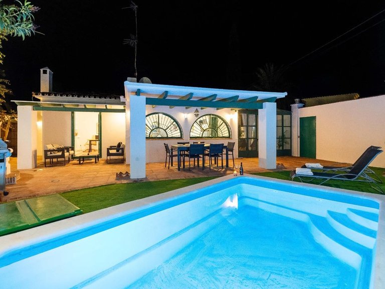 Villa for Sale in Nueva Andalucía, Malaga 1