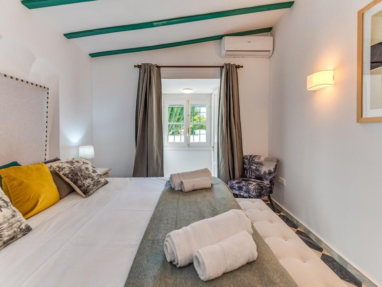 Villa for Sale in Nueva Andalucía, Malaga 11