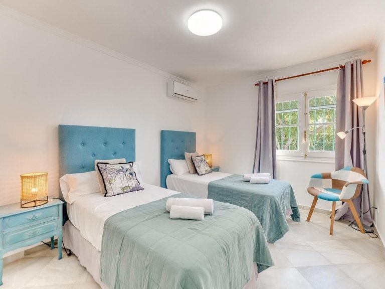 Villa for Sale in Nueva Andalucía, Malaga 19