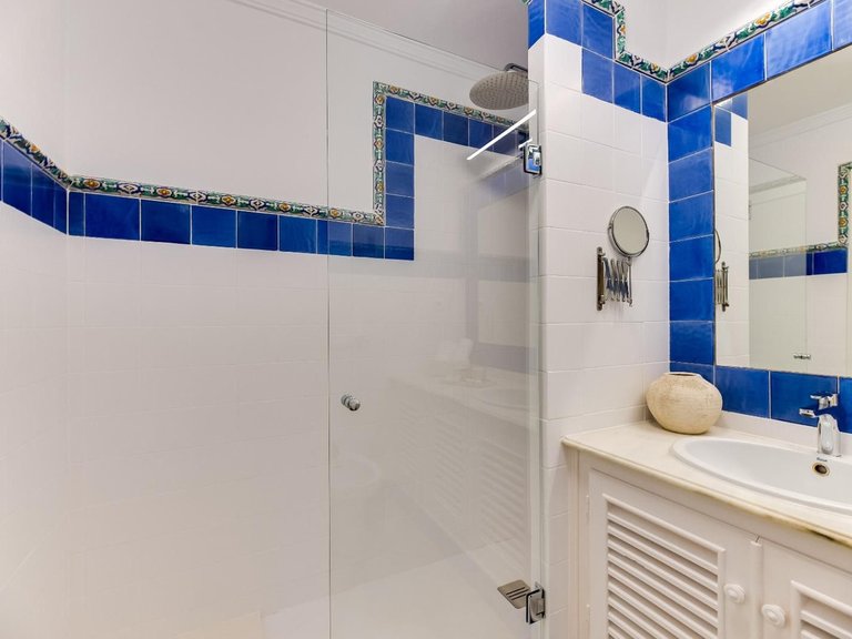 Villa for Sale in Nueva Andalucía, Malaga 27