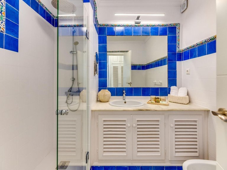Villa for Sale in Nueva Andalucía, Malaga 28