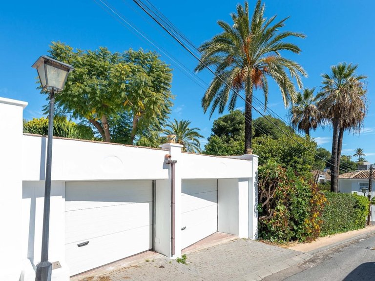 Villa for Sale in Nueva Andalucía, Malaga 53