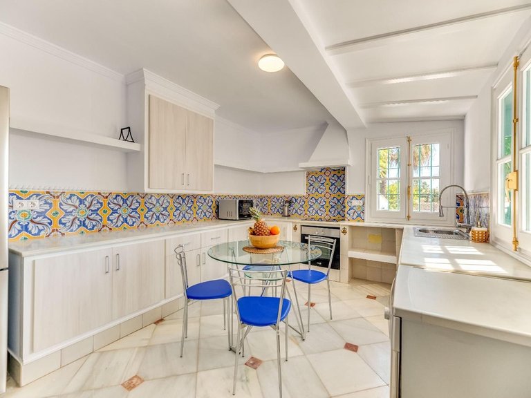 Villa for Sale in Nueva Andalucía, Malaga 8