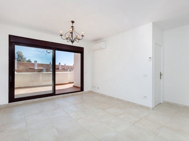 Apartment for Sale in Nueva Andalucía, Malaga 6