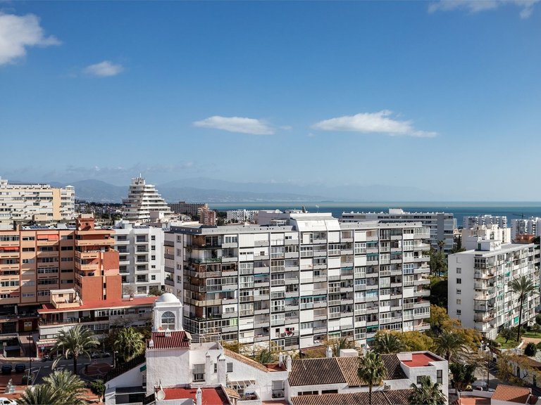 Apartment for Sale in Benalmadena Costa, Malaga 12
