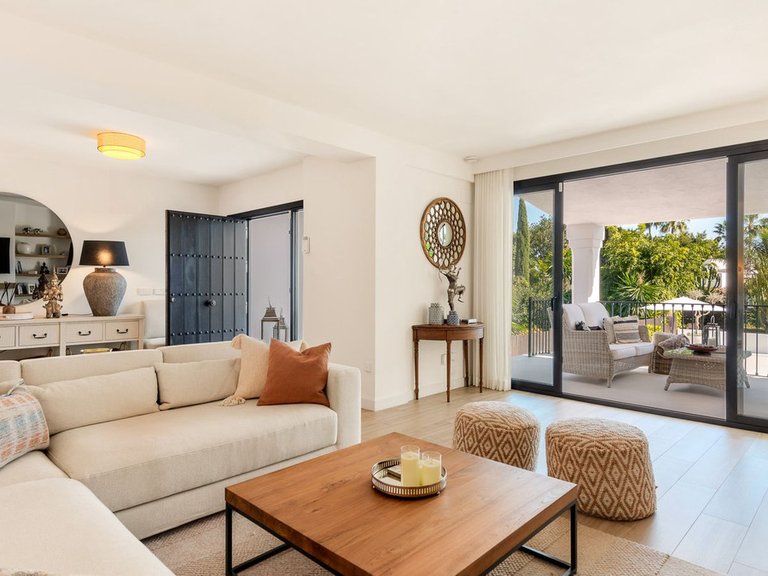 Town House for Sale in Sierra Blanca, Malaga 13