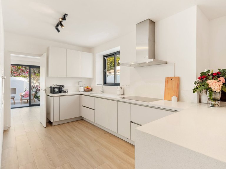 Town House for Sale in Sierra Blanca, Malaga 15
