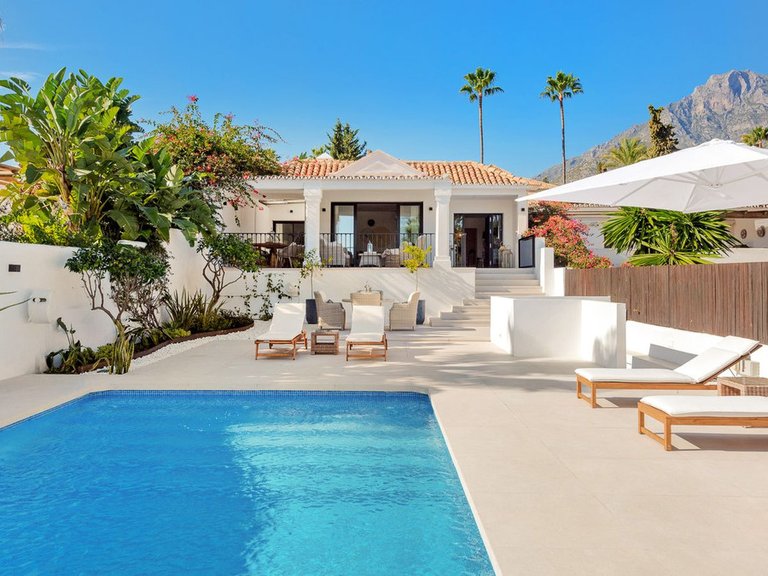 Town House for Sale in Sierra Blanca, Malaga 9