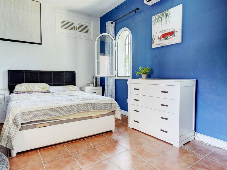 Villa for Sale in Sierrezuela, Malaga 10