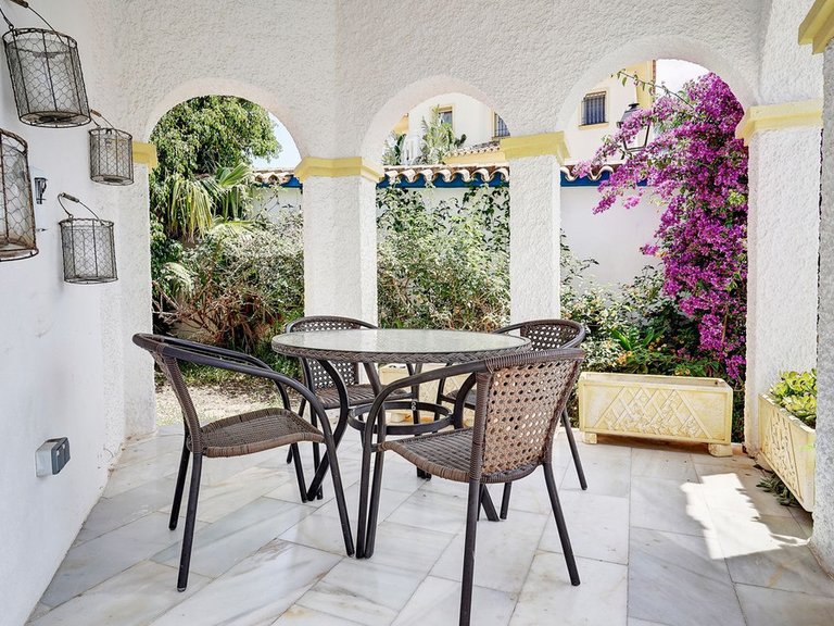 Villa for Sale in Sierrezuela, Malaga 18
