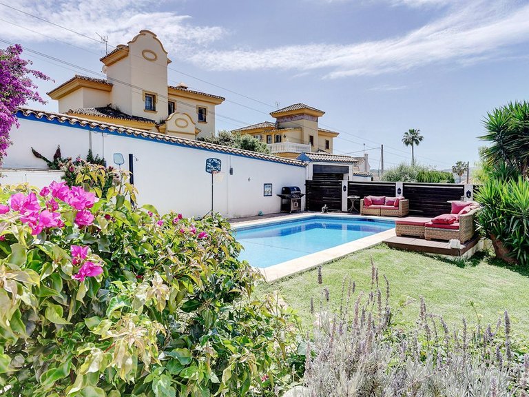Villa for Sale in Sierrezuela, Malaga 21