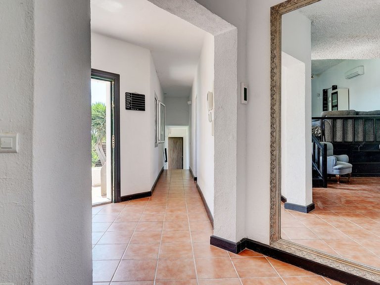 Villa for Sale in Sierrezuela, Malaga 3