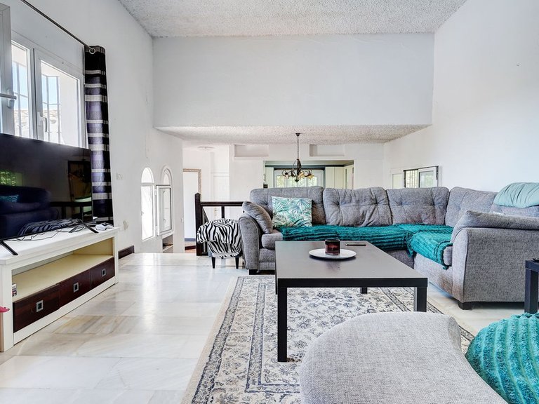 Villa for Sale in Sierrezuela, Malaga 6