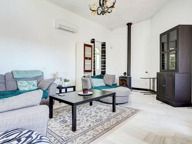 Villa for Sale in Sierrezuela, Malaga 7