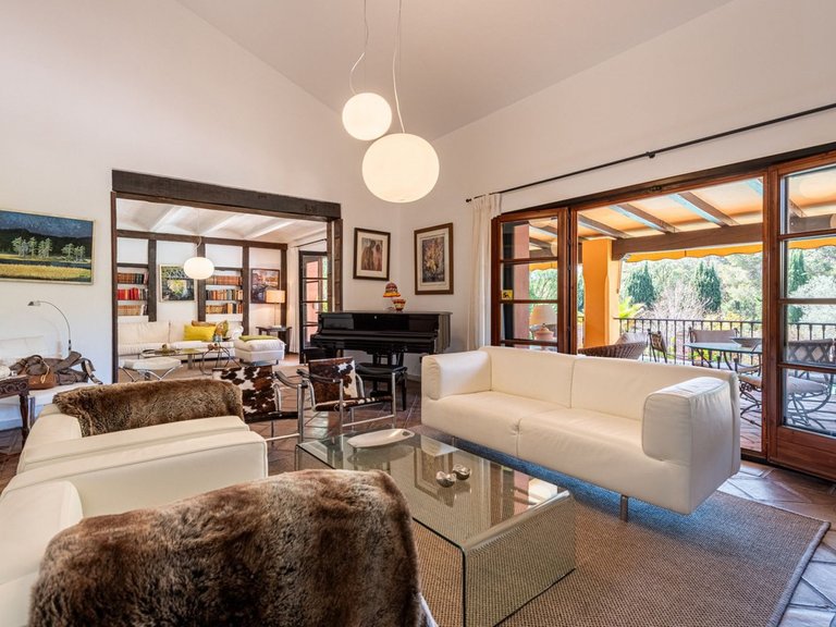 Villa for Sale in El Paraiso, Malaga 13