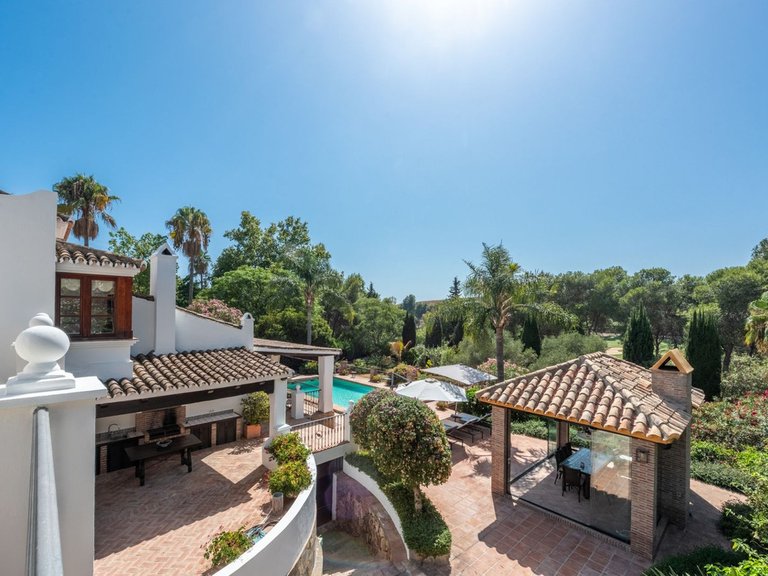 Villa for Sale in El Paraiso, Malaga 2