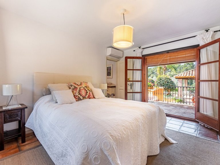 Villa for Sale in El Paraiso, Malaga 26