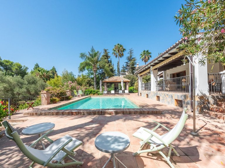Villa for Sale in El Paraiso, Malaga 33