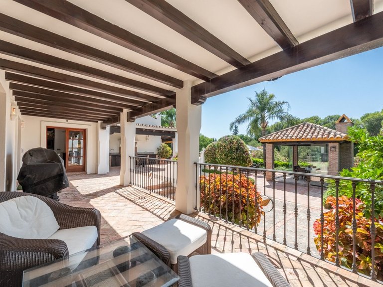Villa for Sale in El Paraiso, Malaga 34
