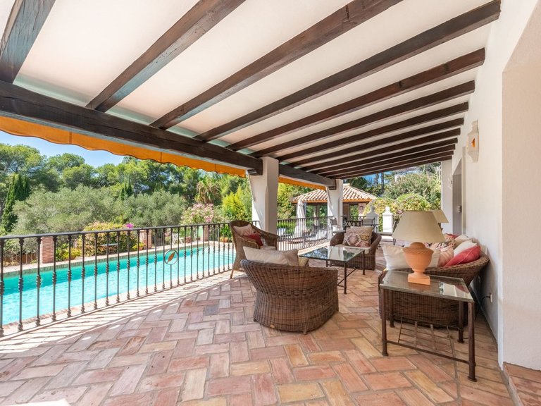 Villa for Sale in El Paraiso, Malaga 36