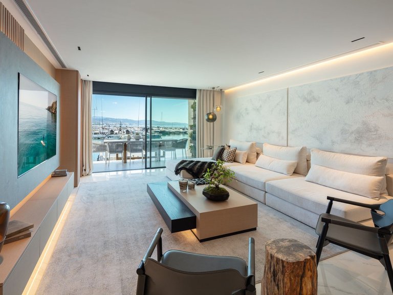 Apartment for Sale in Puerto Banús, Malaga 12