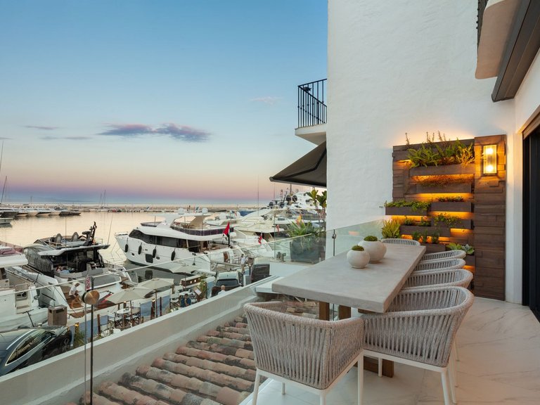 Apartment for Sale in Puerto Banús, Malaga 18