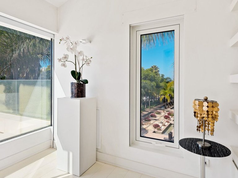 Villa for Sale in The Golden Mile, Malaga 17