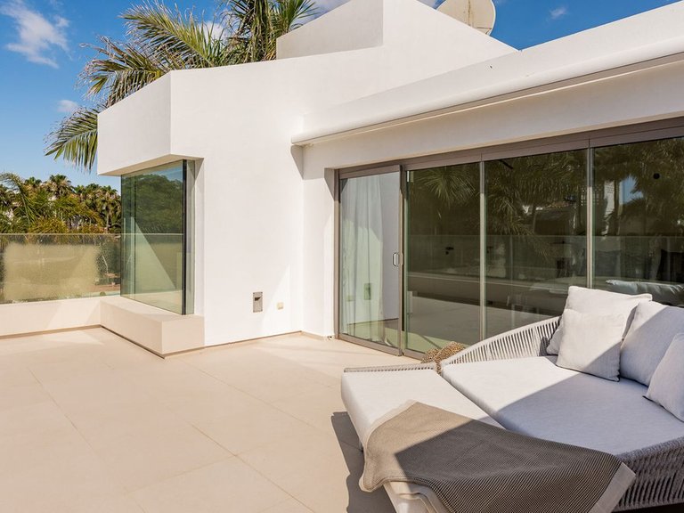 Villa for Sale in The Golden Mile, Malaga 18