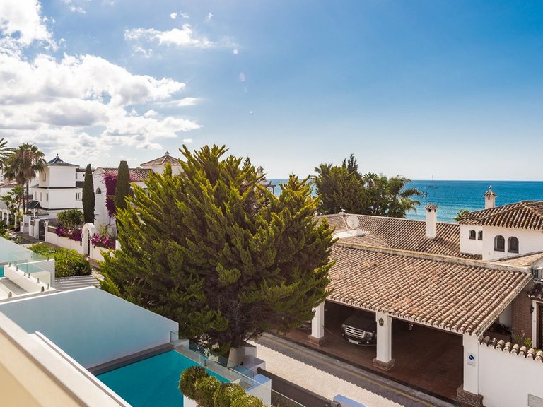 Villa for Sale in The Golden Mile, Malaga 19