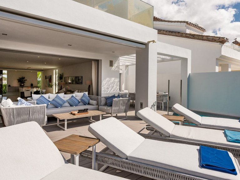 Villa for Sale in The Golden Mile, Malaga 7
