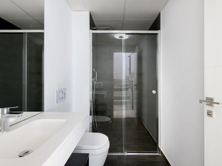 Villa for Sale in The Golden Mile, Malaga 28