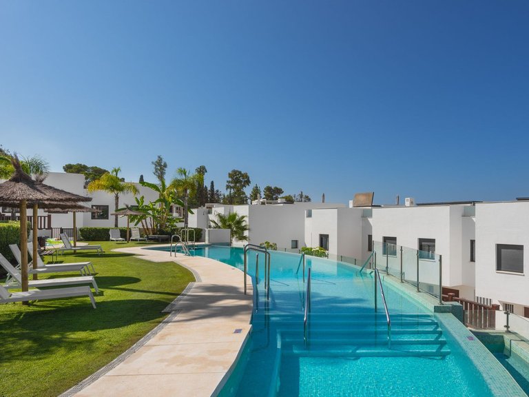 Villa for Sale in The Golden Mile, Malaga 36