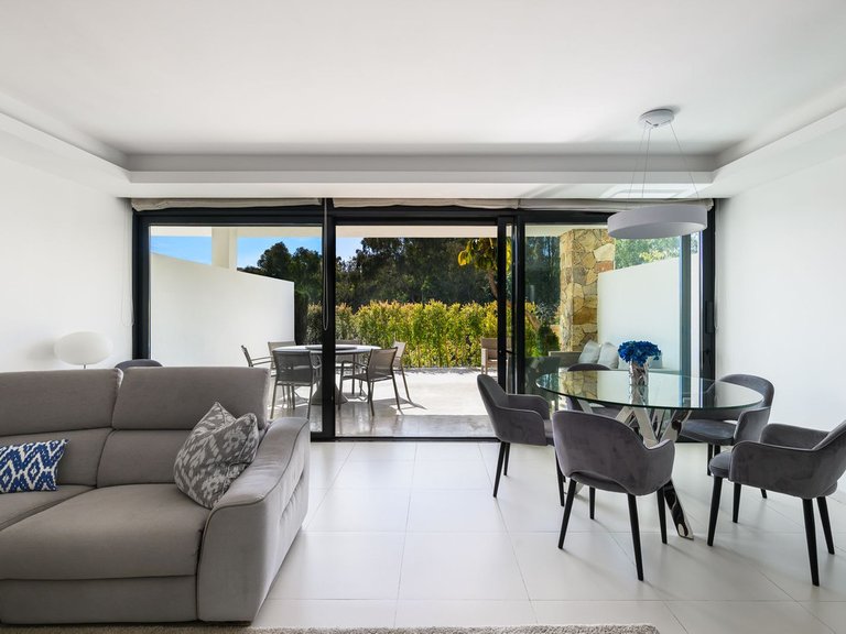 Villa for Sale in The Golden Mile, Malaga 5