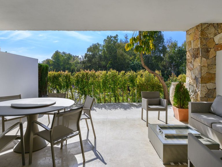 Villa for Sale in The Golden Mile, Malaga 7
