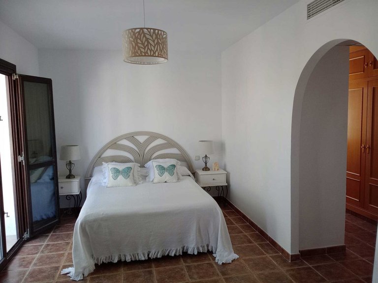 Villa for Sale in El Paraiso, Malaga 14