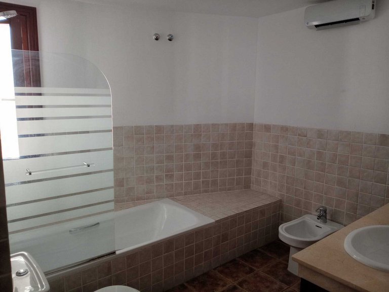 Villa for Sale in El Paraiso, Malaga 20