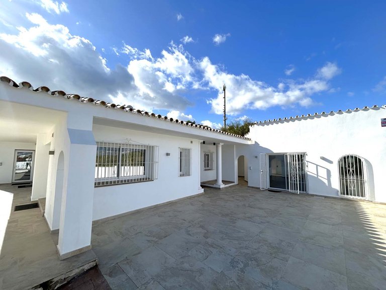 Villa for Sale in Mijas Costa, Malaga 1