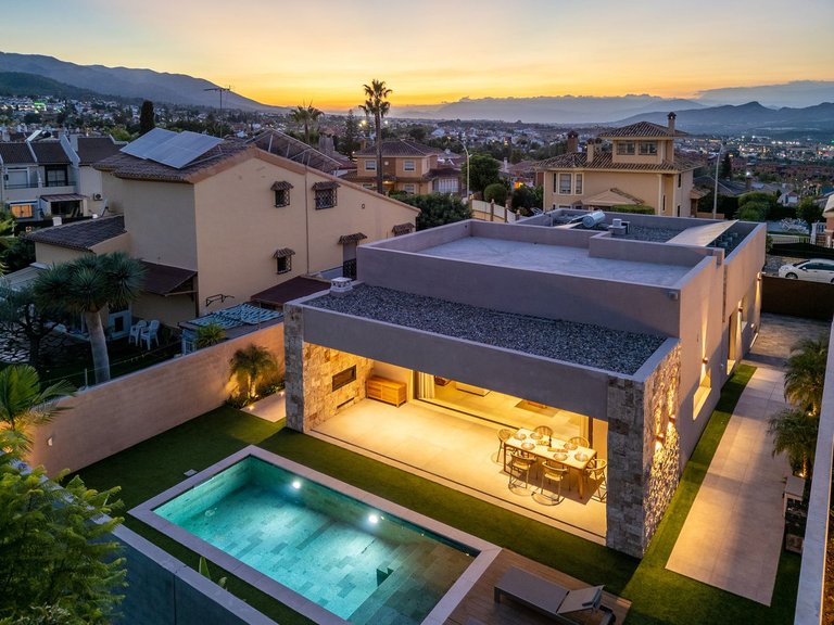 Villa for Sale in Alhaurín De La Torre, Malaga 12