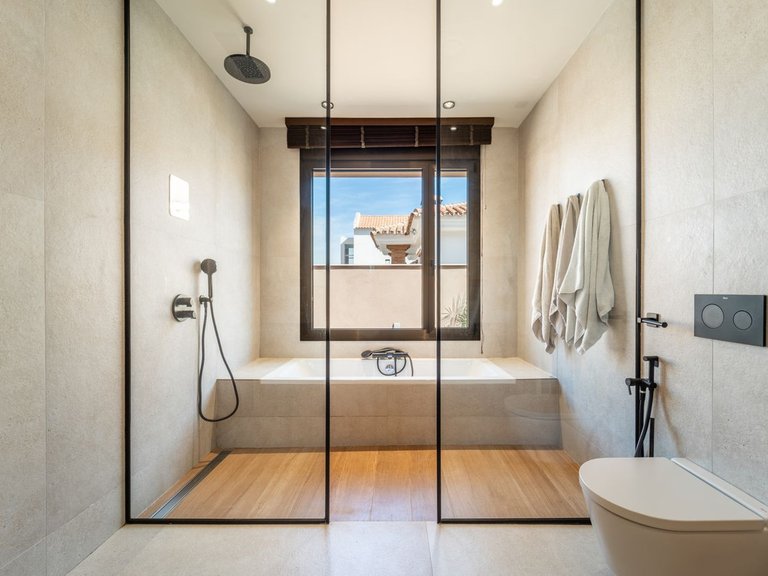 Villa for Sale in Alhaurín De La Torre, Malaga 28