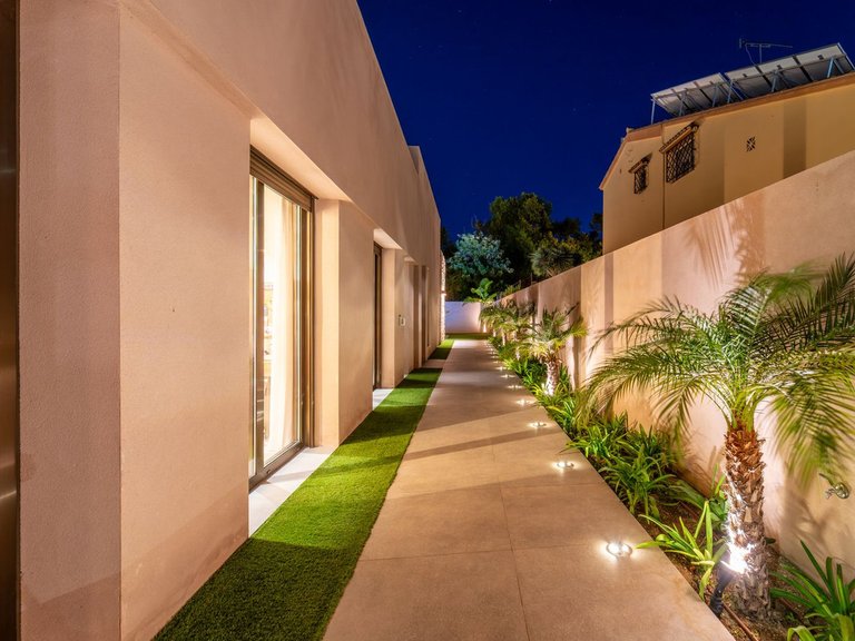 Villa for Sale in Alhaurín De La Torre, Malaga 3