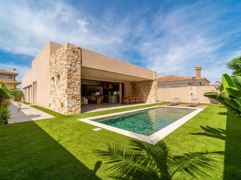 Villa for Sale in Alhaurín De La Torre, Malaga 64