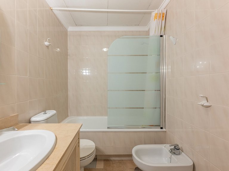 Apartment for Sale in Nueva Andalucía, Malaga 15