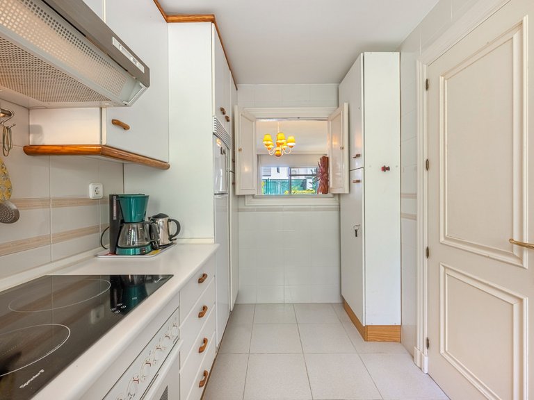 Apartment for Sale in Nueva Andalucía, Malaga 21